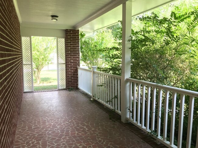 Building Photo - Everything you’ve been dreaming of is here...