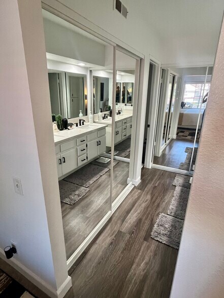 Building Photo - 110 Via Solaro