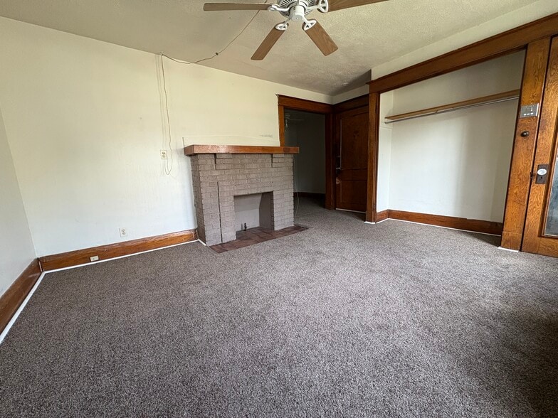 Primary Photo - Machen St Apartments