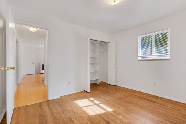 Building Photo - 4282 W Virginia Ave