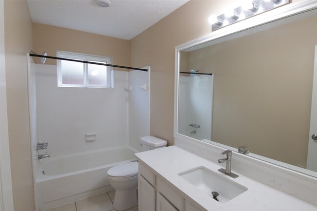 Building Photo - 6918 Glen Rosa Dr