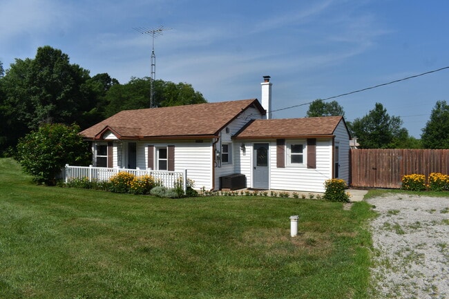 Building Photo - 12790 Dennison Rd