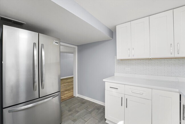 Building Photo - 3353 N Ozanam Ave