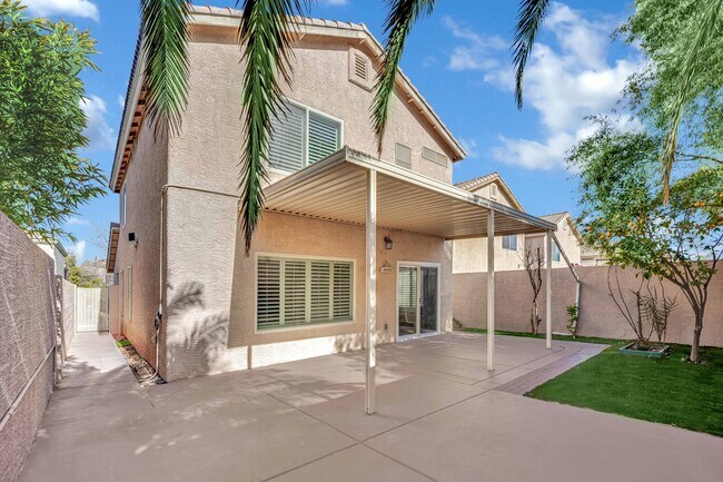 Building Photo - 9645 Grapeland Ave