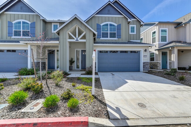 Building Photo - 6930 Peak Way