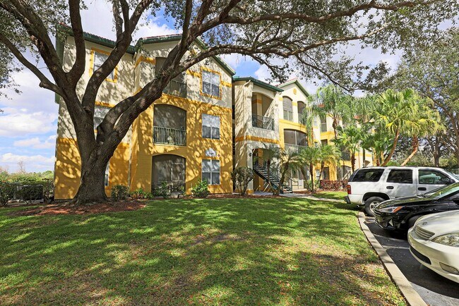 Building Photo - Villa Grand 11480-123