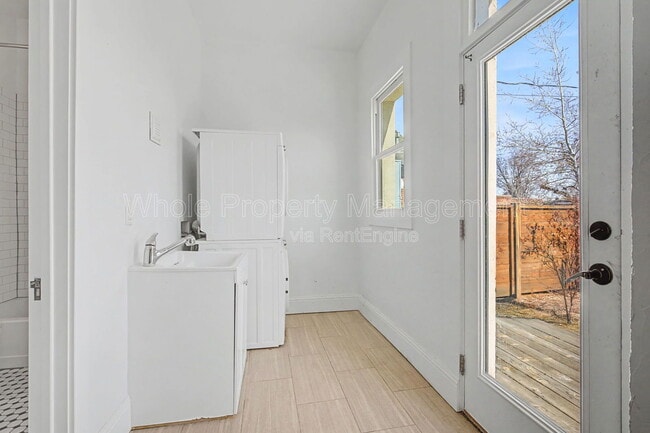 Building Photo - 3116 N Elizabeth St