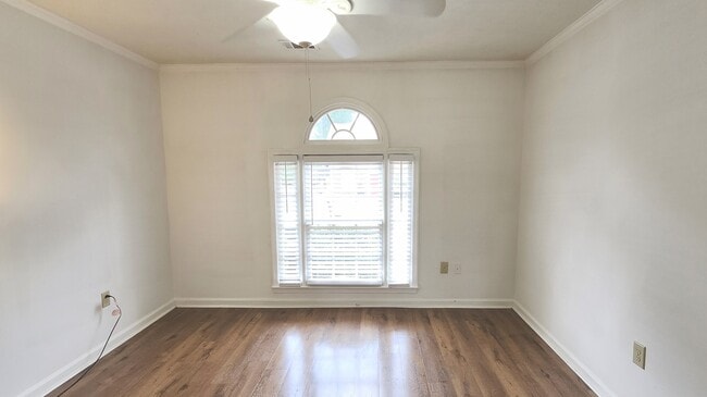 Building Photo - 5595 Executive Way