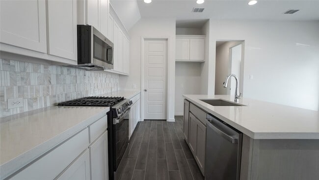 Building Photo - 6104 Vester Trl