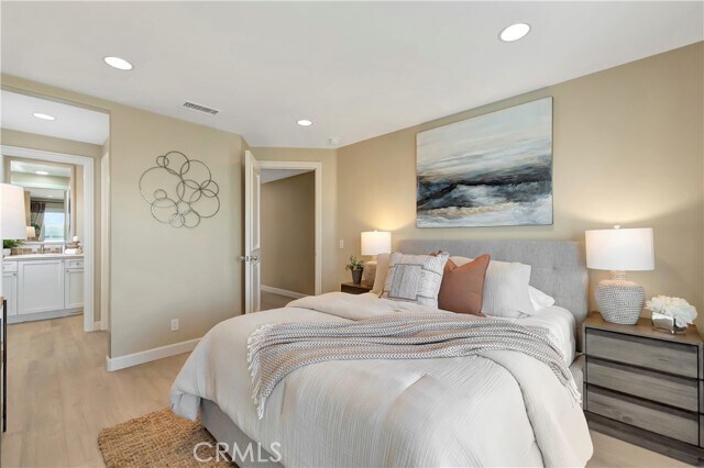 Building Photo - 509 W Balboa Blvd