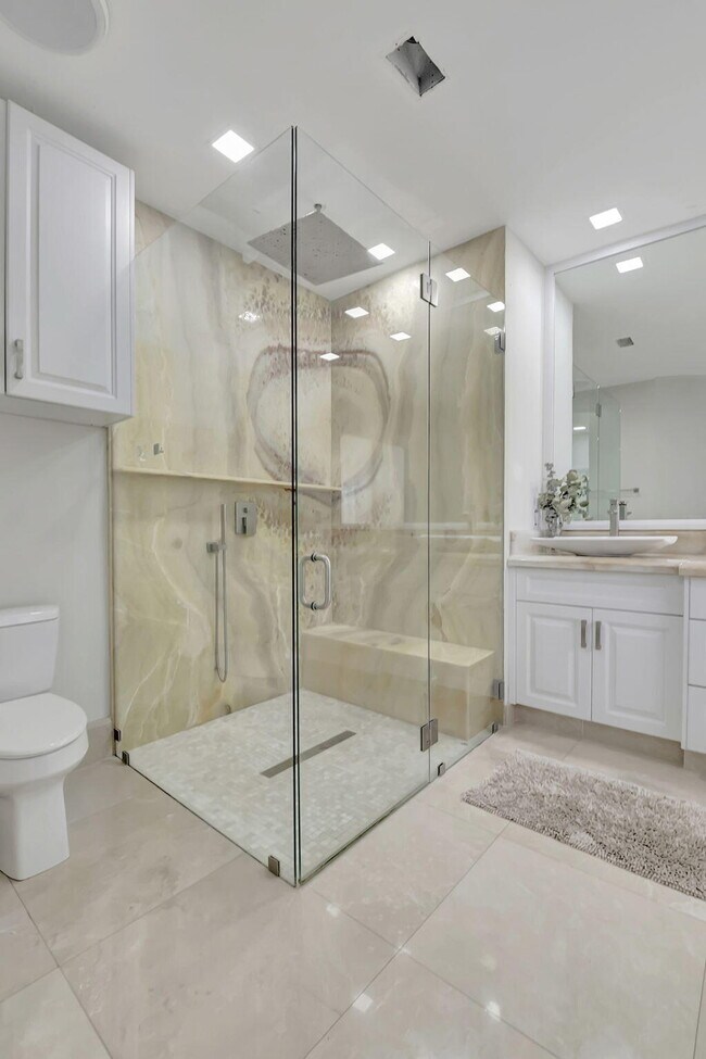 Building Photo - 10099 Canoe Brook Cir