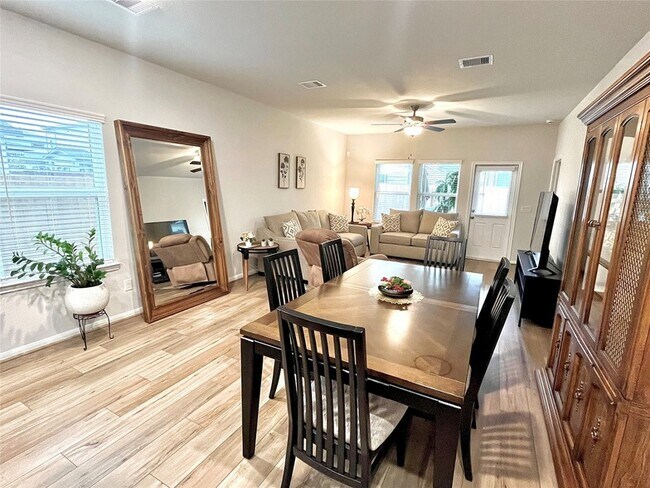Building Photo - 8320 Bristlecone Pne Wy