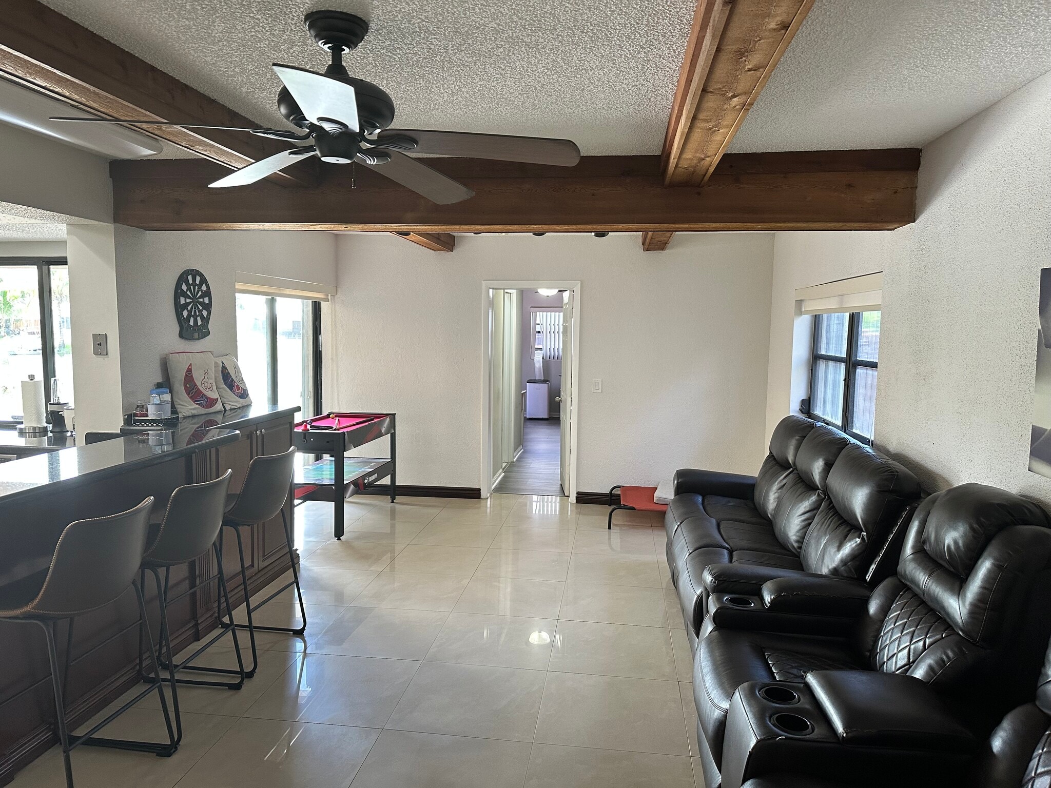 Building Photo - 10404 NW 5th Mnr