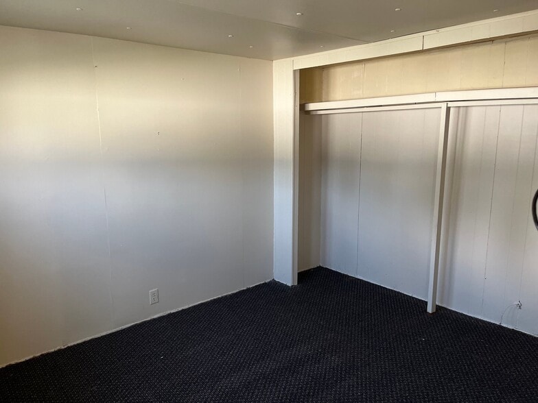 Building Photo - 1130 MT-135