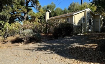 Building Photo - Private 1 bedroom home with pool and hot tub