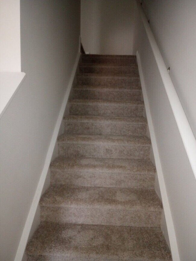 Building Photo - "Charming 3-Bed Townhouse Retreat with 2.5 Baths in Fountain Inn!"