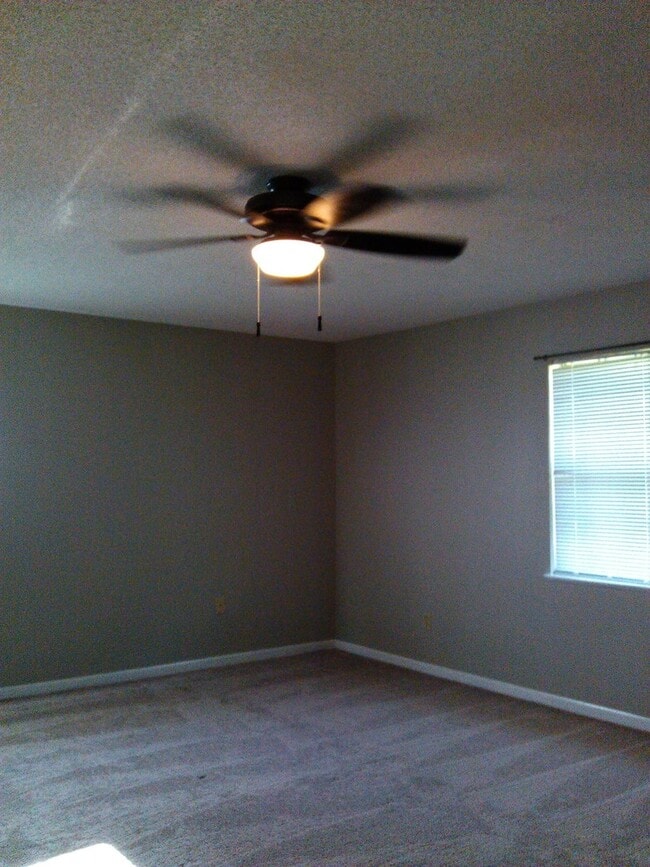 Building Photo - Charming 3BR Home with a Touch of Country in Dasher!