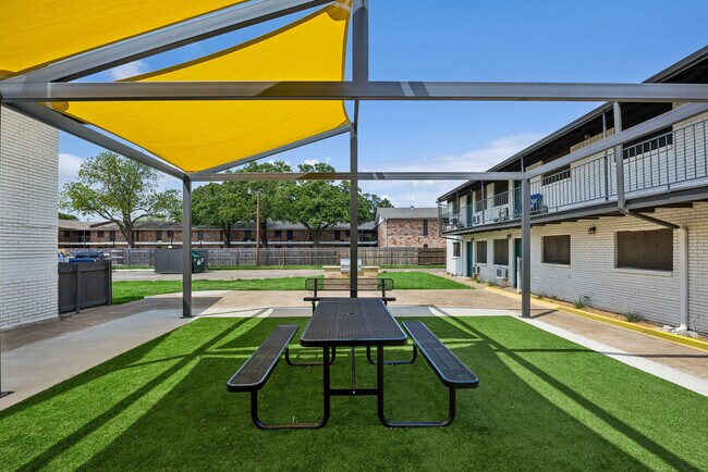 Building Photo - CASA DEL SOL