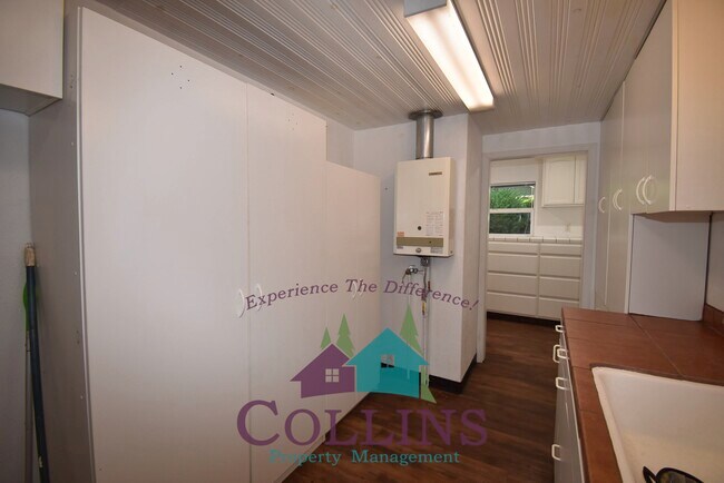 Building Photo - 13233 Ridge Rd