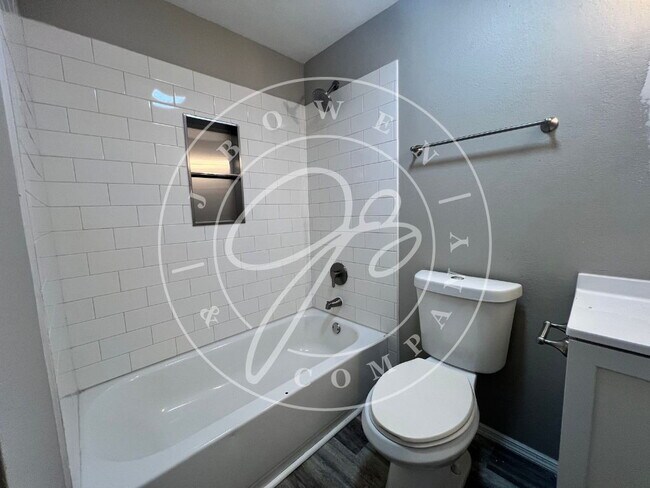 Building Photo - Completely updated 3 bedroom home with fin...