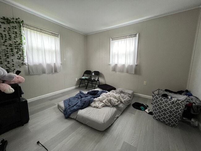Building Photo - A newly remodeled 2-bedroom, 1-bathroom ranch home with central air and gas heat in a fantastic l...