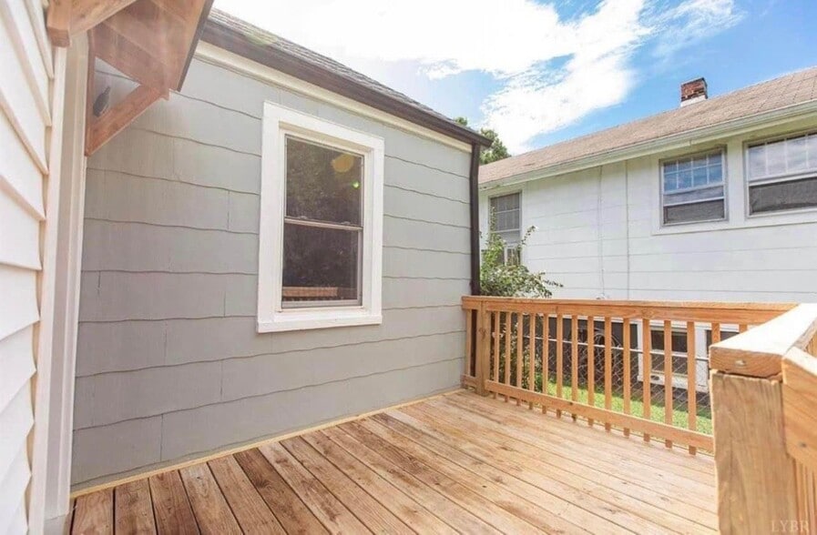 Building Photo - 803 Mansfield Ave