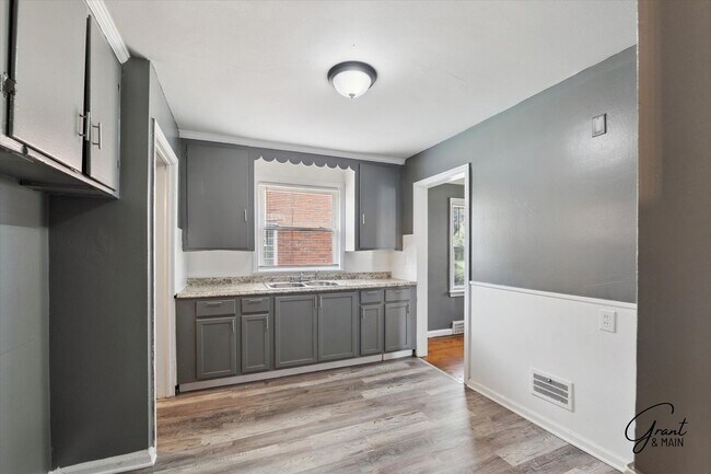 Building Photo - 11248 Kennebec St