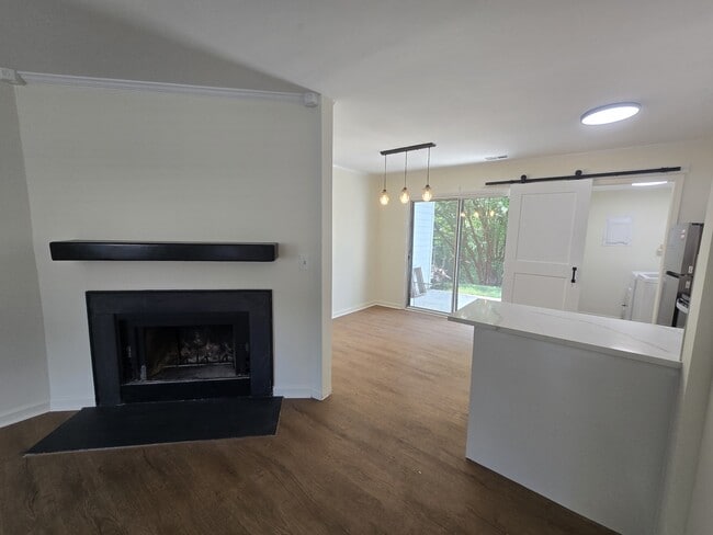Building Photo - 118 Chaucer Ct