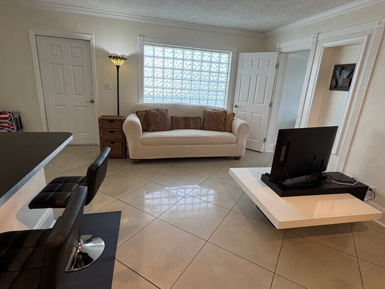 Building Photo - 112 S Federal Hwy