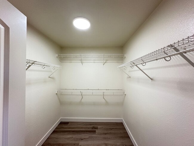 Building Photo - DESERT WILLOWS