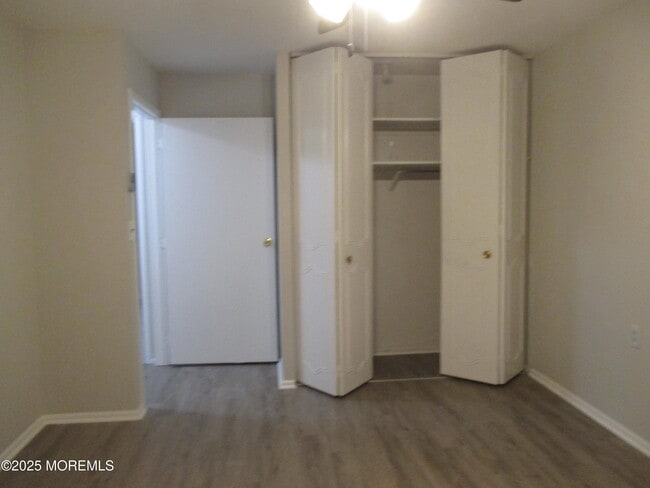 Building Photo - 111B Edinburgh Ln