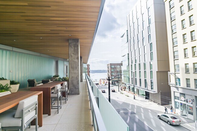 Building Photo - 2bd/1ba Seattle Condo