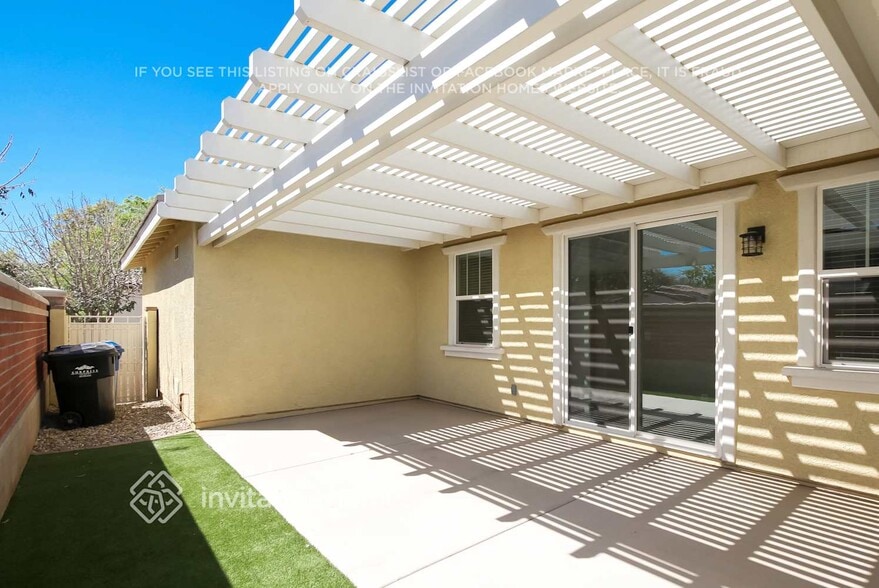 Building Photo - 12472 N 153rd Dr