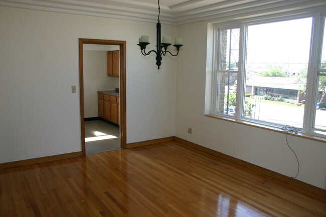 Dining room. Looking west at kitchen doorway. - 110 N 3rd St