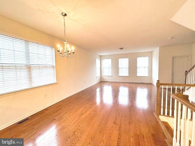 Building Photo - 425 Williamson Ct