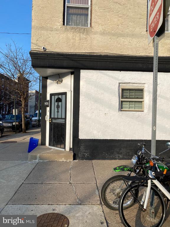 Building Photo - 931 S 12th St