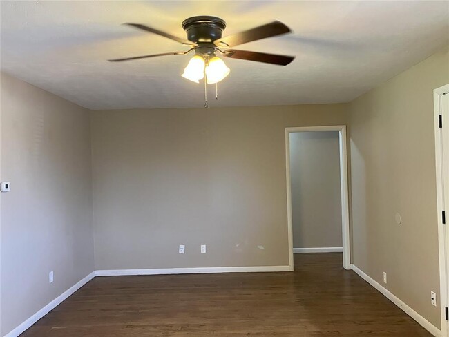 Building Photo - 217 Byrd Dr