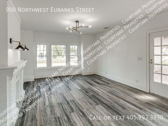 Building Photo - 900 NW Eubanks St