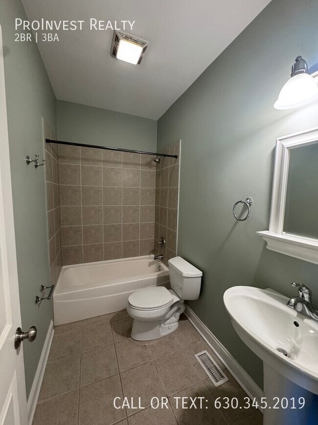Building Photo - 1193 S Grove-9