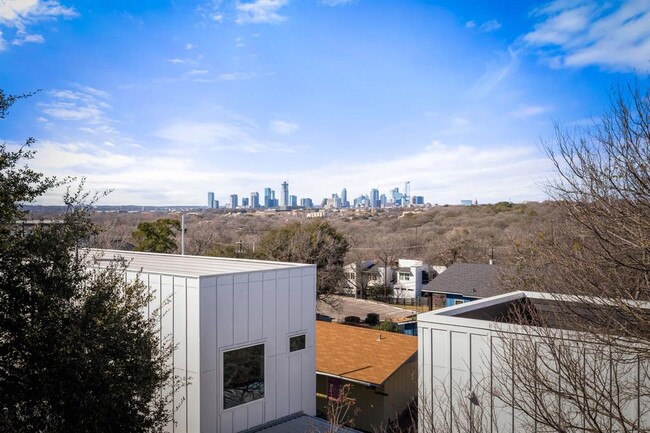 Building Photo - 4712 Reyes St