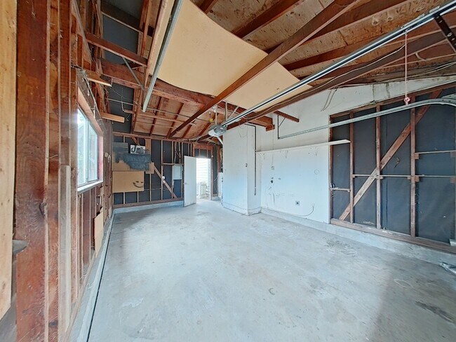 Building Photo - Hayden Bridge