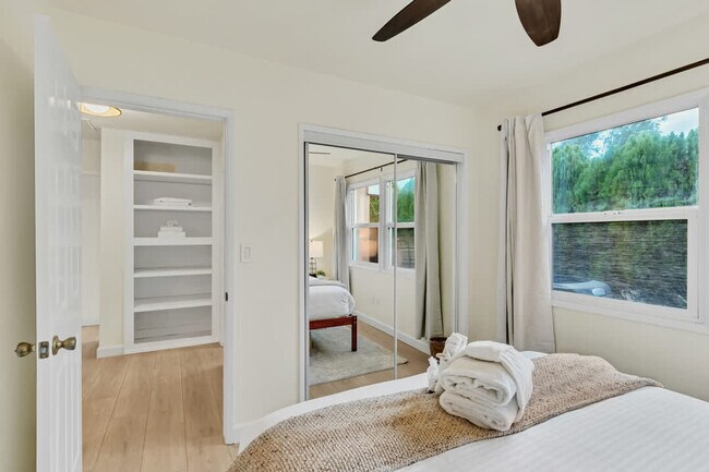 Building Photo - 4853 Twain Ave