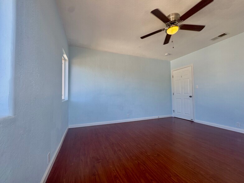 Building Photo - 8109 Ney Ave