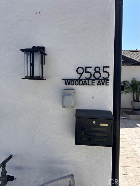 Building Photo - 9585 Woodale Ave