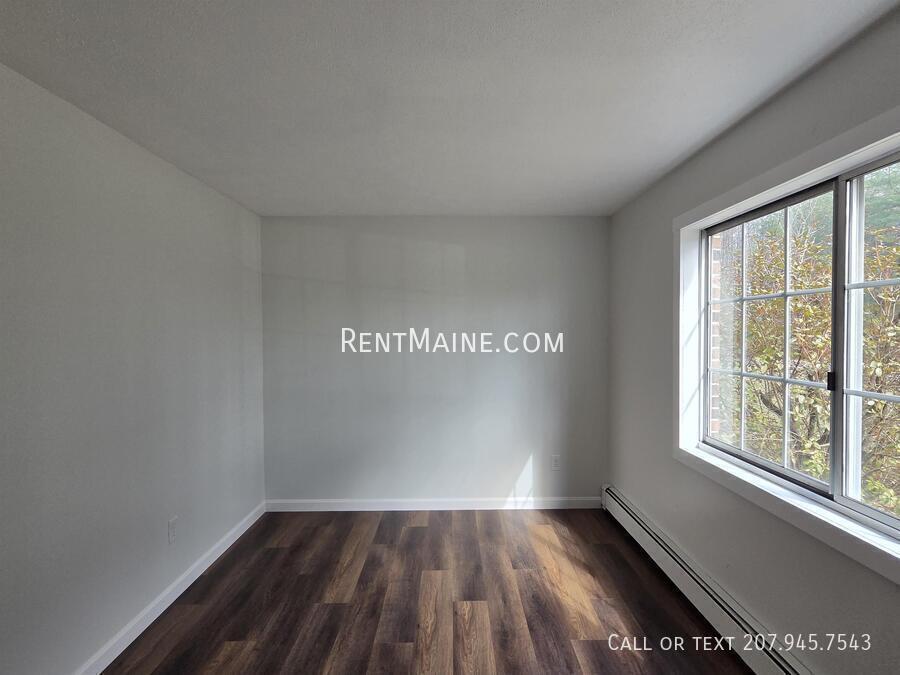 Building Photo - 20 Tall Pines Dr