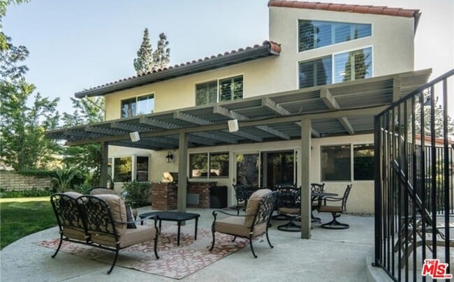 Building Photo - 11040 Salt Lake Ave