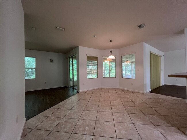 Building Photo - HUGE PRICE REDUCTION!! HOME IS READY FOR A...