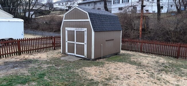 Building Photo - COMING SOON!! 3 bed, 2 bath Newly Remodeled