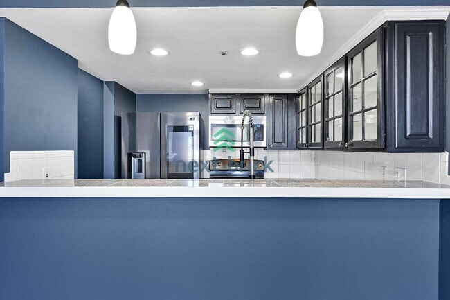 Building Photo - 3 BED & 3 BATH CONDO FOR RENT