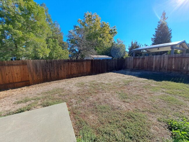 Building Photo - 143 Buttercup Cir